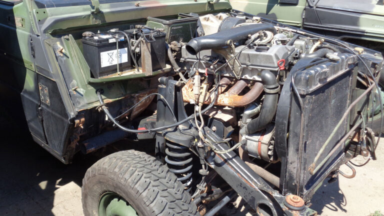 Mercedes-Benz G 250 Wolf Fahrzeugzerlegung vor Restauration