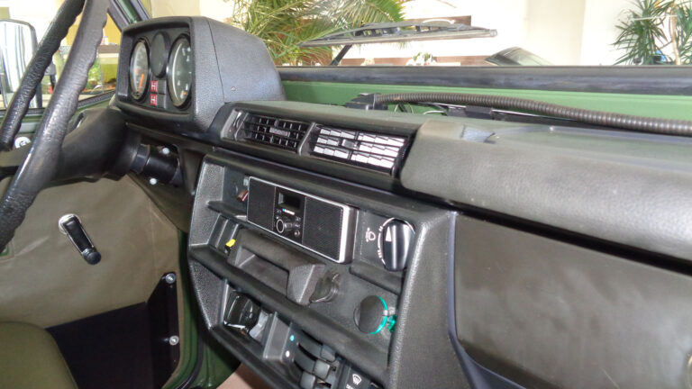 Mercedes Benz G 250 Wolf Innenraum komplettieren