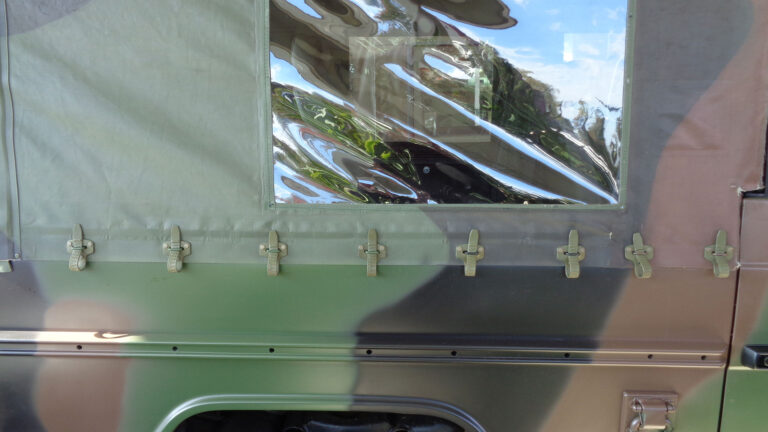 Mercedes Benz G 250 Wolf Übergang tarnfleck Plane / Karosserie