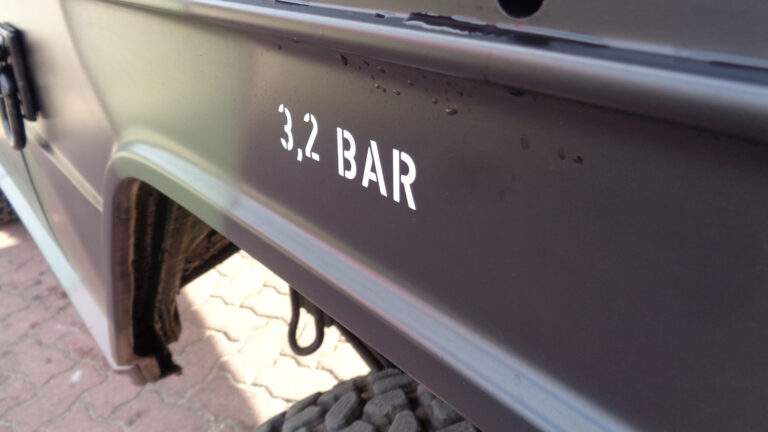 Mercedes Benz G 250 Wolf wahlweise mit Schriftzug Reifendruckangabe